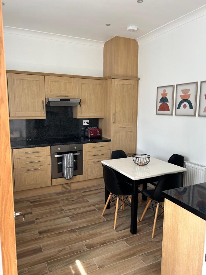 1L Albert Place Maddiston Road Brightons Falkirk Fk2 0Jx Polmont Bagian luar foto